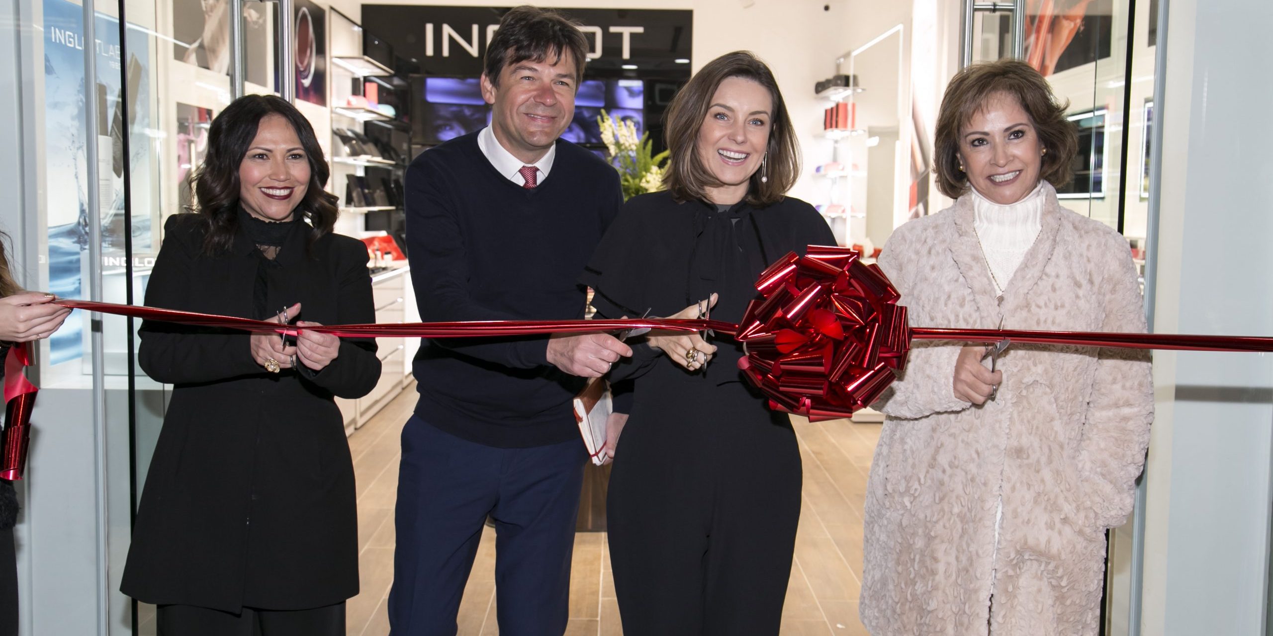 Azucena Aguilar Marcin Zaboriwski Domika Paleta y Gabriela Quesada 6